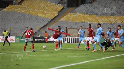 الحظ يعاند الأهلي ويتعادل سلبيا أمام شباب بلوزداد في الشوط الأول (صور) 