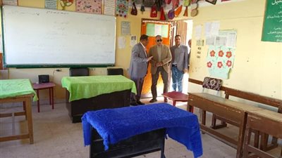 رئيس مركز الداخلة يتفقد عددا من لجان الانتخابات الرئاسية للتأكد من جاهزيتها