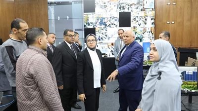 محافظ الوادي الجديد يتابع جاهزية مركز السيطرة الموحد للطوارئ قبل انتخابات الرئاسة