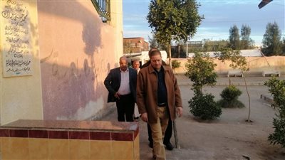 السكرتير المساعد بالبحيرة يتفقد عددا من مقار اللجان الانتخابية بالمحمودية (صور)