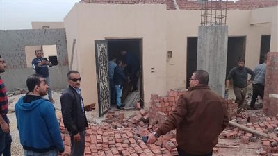 إزالة عدد من مخالفات البناء بالقاهرة الجديدة