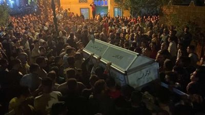 أحدهما احتفل بخطوبته منذ أسبوع، جنازة مهيبة لشقيقين لقيا مصرعهما في حادث بالشرقية (صور)