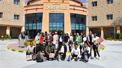 وفد كنسي يوزع هدايا على مرضى السرطان بأورمان الأقصر 