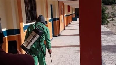 رش وتعقيم اللجان الانتخابية في محافظة الإسماعيلية (صور) 