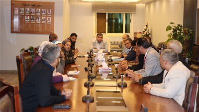 رئيس جهاز الشيخ زايد يبحث شكاوى سكان مشروع الإسكان الاجتماعي بالمدينة