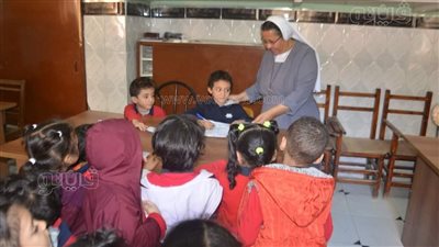  مدرسة قبطية في الأقصر تنظم نموذج محاكاة للانتخابات الرئاسية (صور)