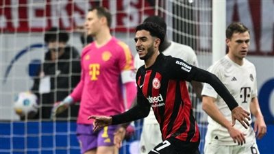 سجل هدفا، مرموش يقود فرانكفورت لاكتساح بايرن ميونخ 5-1 بالدوري الألماني