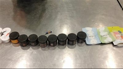 ضبط 6 ركاب من جنسيات مختلفة بحوزتهم مخدرات متنوعة بمطار القاهرة 