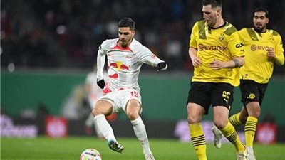 الدوري الألماني، لايبزيج يتقدم على دورتموند بهدف بنيران صديقة في الشوط الأول