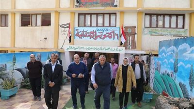 محافظ الوادي الجديد يتفقد جاهزية اللجان الانتخابية بالخارجة 