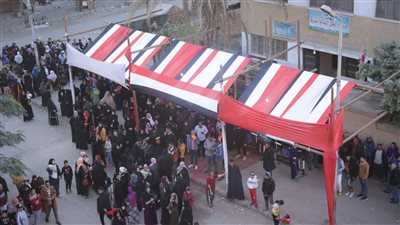احتشاد المواطنين أمام اللجان في اليوم الأول للانتخابات الرئاسية بالقاهرة (صور) 