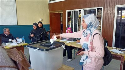 السيدات يتصدرن المشهد في بداية انطلاق الانتخابات الرئاسية 2024 (صور)