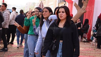 بعد مرور ساعة، 20 صورة ترصد زحام المواطنين أمام لجان الانتخابات الرئاسية 2024