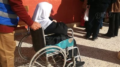 بكراسي متحركة، كبار السن وذوى الهمم يدلون بأصواتهم في الانتخابات الرئاسية ببورسعيد (صور )