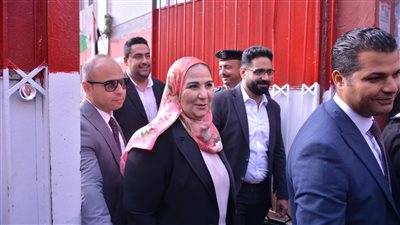 وزيرة التضامن: توفير سيارات مجهزة لنقل الأشخاص ذوي الإعاقة وكبار السن لمقار لجانهم الانتخابية