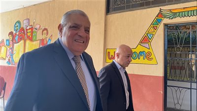 محلب يدلي بصوته في الانتخابات الرئاسية بمدرسة القومية بالمعادي