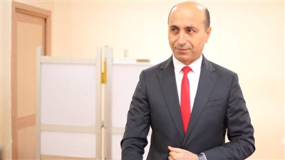 رئيس جامعة دمنهور يدلى بصوته فى الانتخابات الرئاسية