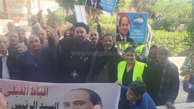 حب الوطن، أقباط قامولا يحتشدون للمشاركة بانتخابات الرئاسة غرب الأقصر (صور)