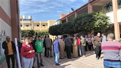 توافد كثيف من الناخبين للإدلاء بأصواتهم في الانتخابات الرئاسية بالمنوفية (صور)