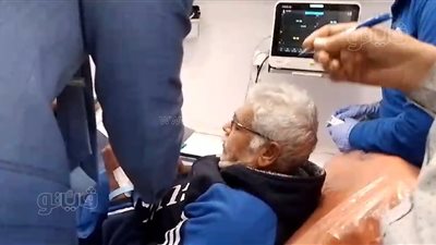 مريض قلب يدلي بصوته في الانتخابات الرئاسية من داخل سيارة إسعاف في الأقصر (فيديو)