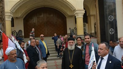 مطران الفيوم يدلي بصوته بلجان انتخابات الرئاسة 2024 (صور)