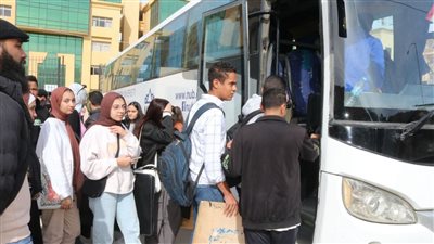 طلاب جامعة النهضة يشاركون في الانتخابات الرئاسية بلجان الوافدين ببني سويف