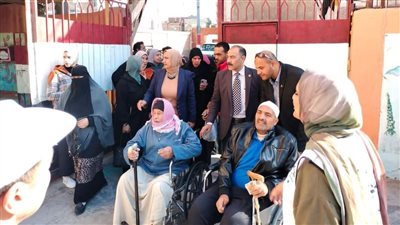 كبار السن يتقدمون الصفوف للإدلاء بأصواتهم فى لجان دمياط (صور)