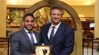 دوري أبطال أفريقيا، بيراميدز يهدي درع النادي للسفارة المصرية في بريتوريا (صور)