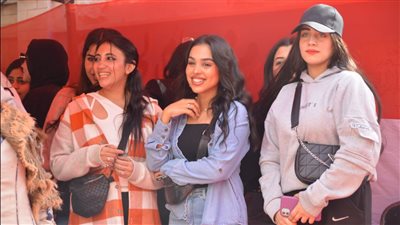 الانتخابات الرئاسية، الحسناوات يتصدرن المشهد أمام اللجان الانتخابية بالدقي والعجوزة (صور)