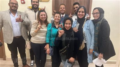 الحبر الفسفوري يرسم البسمة على وجوه أهالي الأقصر بالانتخابات الرئاسية (صور) 