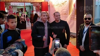 محمد زيدان يدلي بصوته في انتخابات الرئاسة بالتجمع الخامس (فيديو وصور)