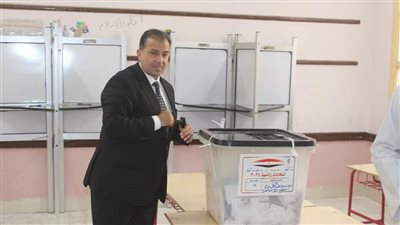 رئيس جامعة جنوب الوادي يدلي بصوته في الانتخابات الرئاسية