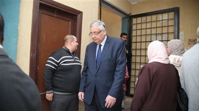 محمد عوض تاج الدين يدلي بصوته في انتخابات الرئاسة (صور)