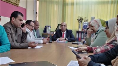 انعقاد غرفة الأزمات بصحة قنا لمناقشة سير العمل بالانتخابات الرئاسية (صور)