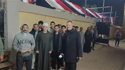 وسط إقبال المواطنين، رئيس مجلس منشأة القناطر يتفقد لجان انتخابات الرئاسة 2024 (صور)