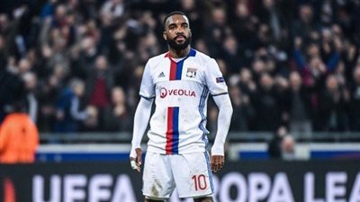 ليون يخطف فوزا صعبا أمام تولوز بالدوري الفرنسي 