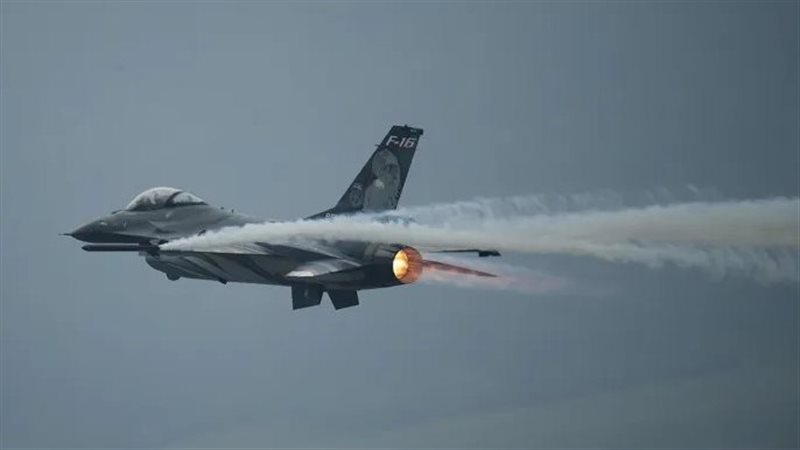 تحطم طائرة F-16،