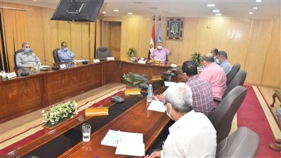 محافظ أسيوط يناقش آخر مستجدات تقنين أوضاع أراضي أملاك الدولة