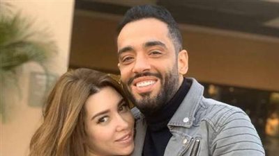 زوجة رامي جمال تنفعل على الجمهور بسبب عيد زواجهما 