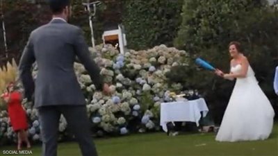 كادت تفقده رجولته.. لعبة عروسين يوم الزفاف تتحول لمصيبة | فيديو