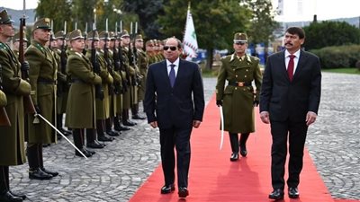 7 صور ترصد مراسم استقبال السيسي بمقر الرئاسة بالعاصمة المجرية بودابست