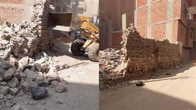 إزالة 3 أسوار لمنازل ومنشآت قديمة في بني سويف