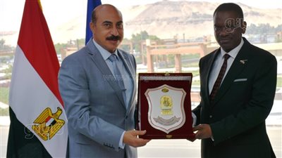 محافظ أسوان يلتقي سفير ناميبيا.. ويؤكد جاهزية التبادل التجاري والاستثماري والسياحي 