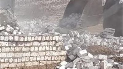 إزالة 13 حالة تعد في الزينية بالأقصر