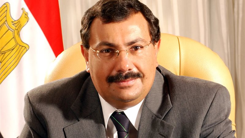  طارق كامل