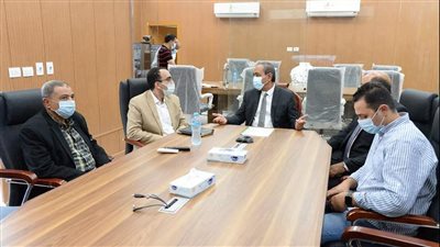 محافظ الإسماعيلية يطلع على تجربة مواجهة الكوارث بمركز الشبكة الموحدة للطوارئ