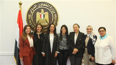 وزيرة التعاون الدولي تشهد توقيع اتفاق بين مؤسسة التمويل الدولية والقومي للمرأة