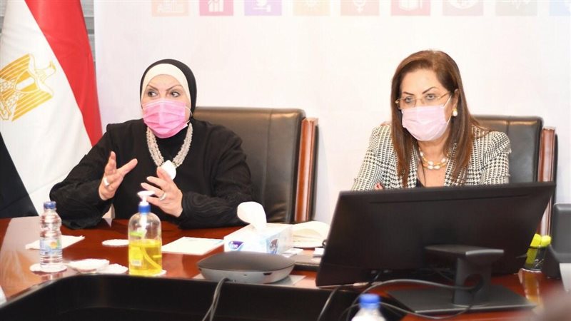 وزيرتا التخطيط والصناعة