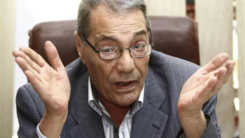 الكاتب الصحفى صلاح