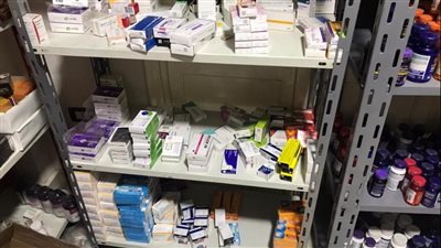 ضبط 67 ألف قرص دواء مهرب جمركيًا داخل صيدلية بالقاهرة 